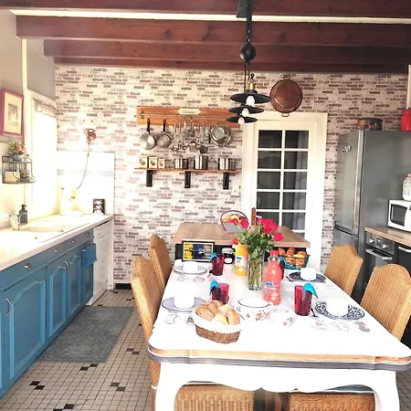 Chambre Partagee Chez L'habitant Проживание в семье Pineuilh